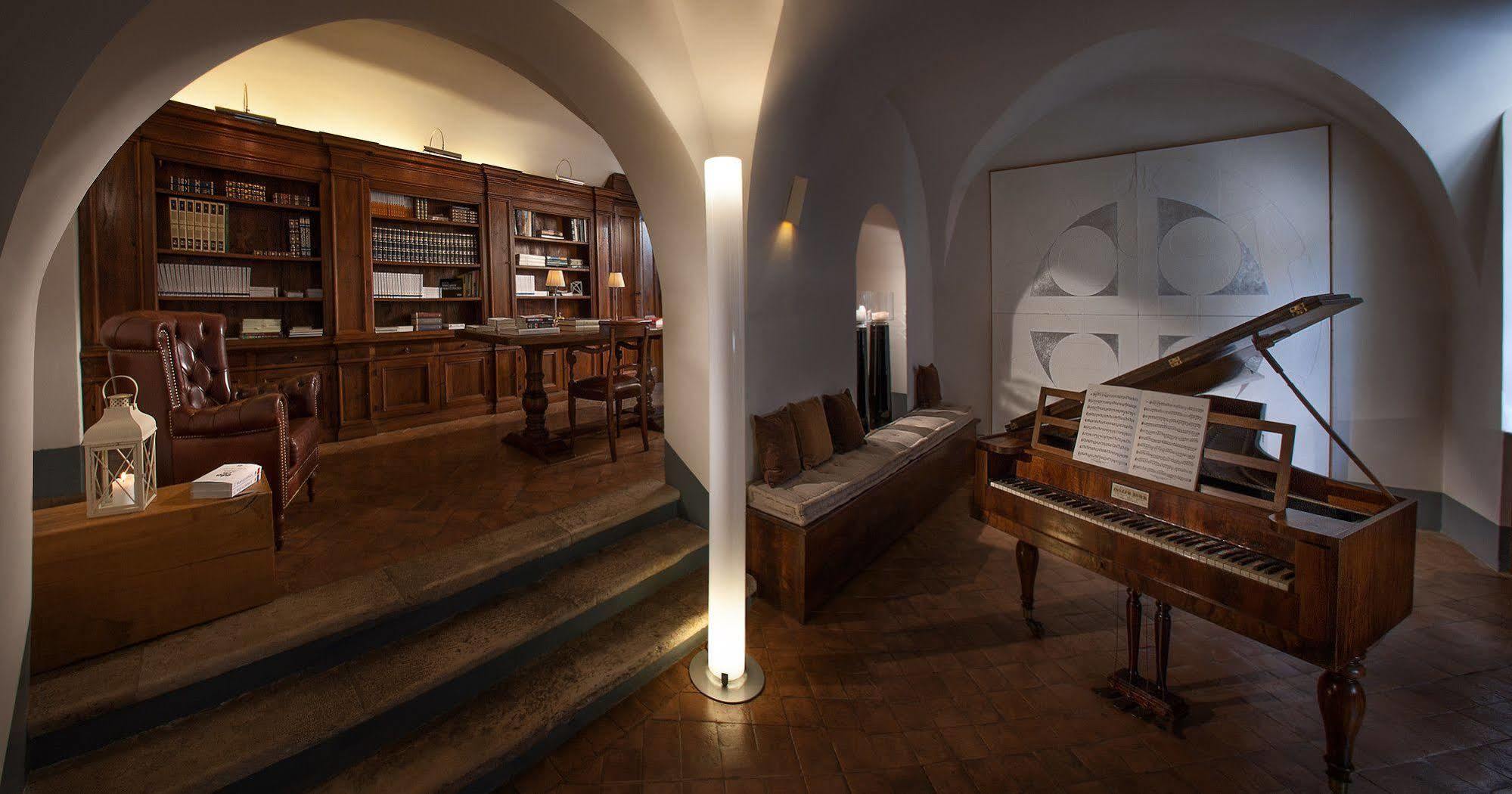 Relais&Chateaux Palazzo Seneca Norcia Exterior foto