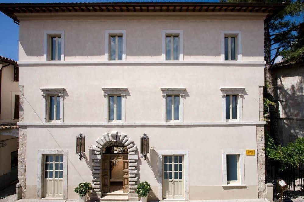 Relais&Chateaux Palazzo Seneca Norcia Exterior foto
